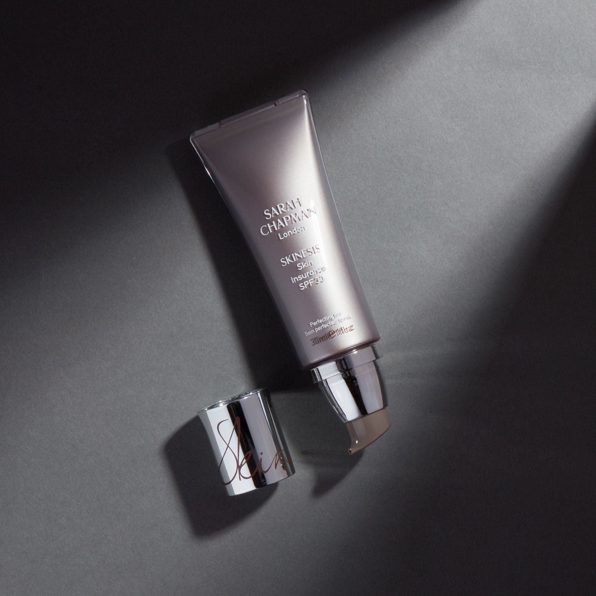 Skin Insurance SPF 50 Tinted Sarah Chapman Protector solar con color - ABANUC