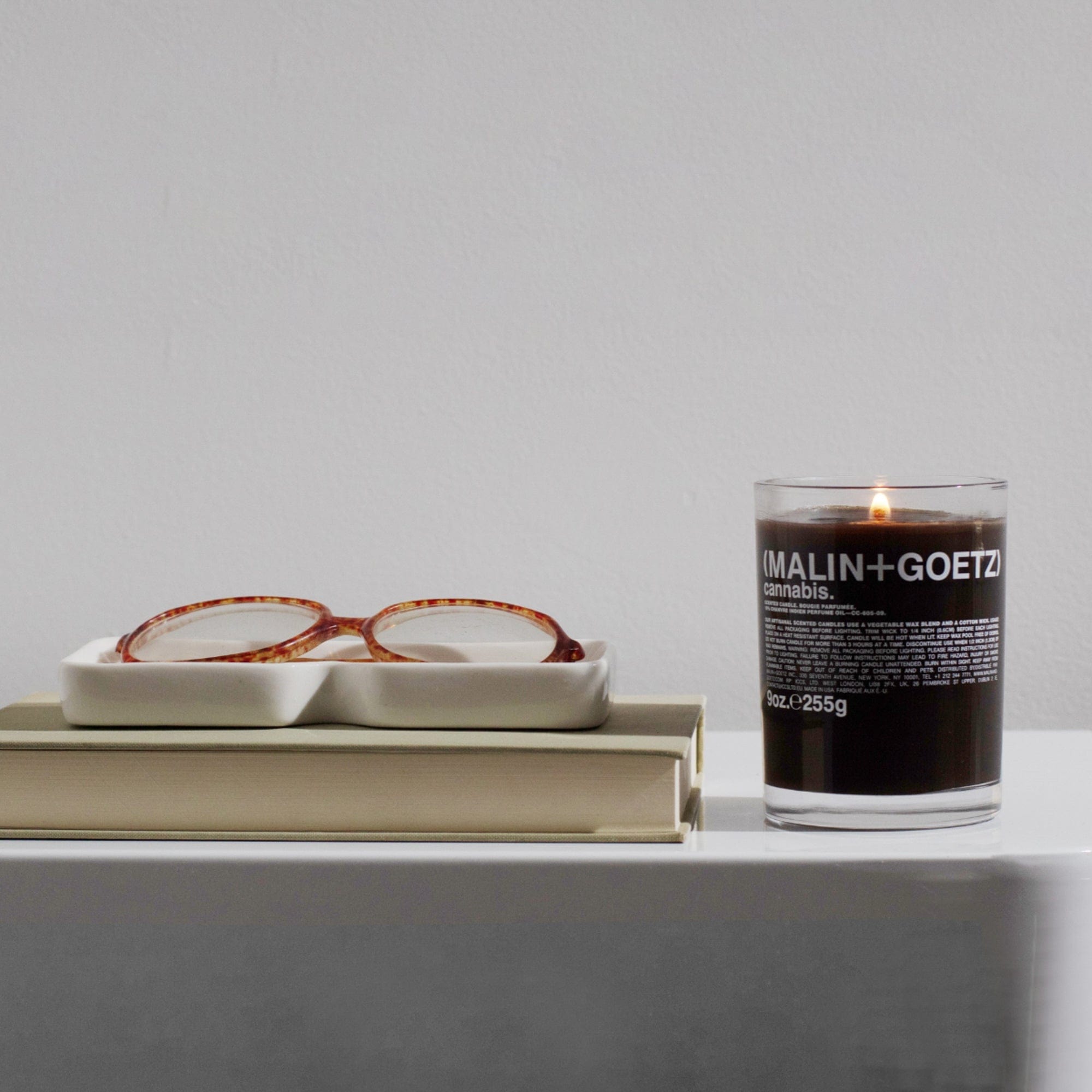 Cannabis Candle MALIN+GOETZ Vela Perfumada - ABANUC