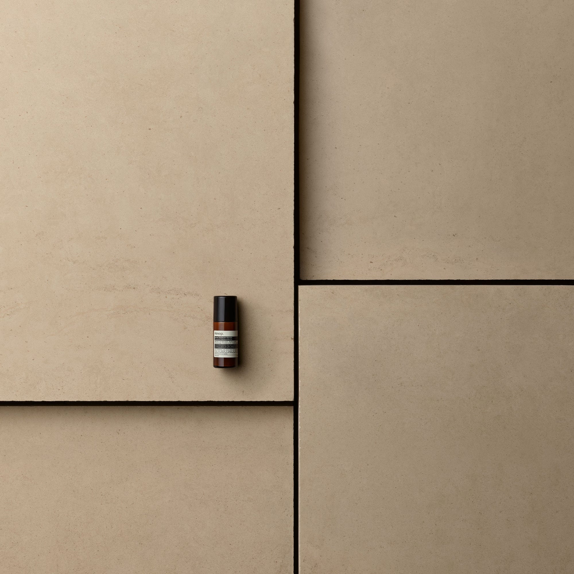Deodorant roll-on Aesop Desodorante en roll-on - ABANUC
