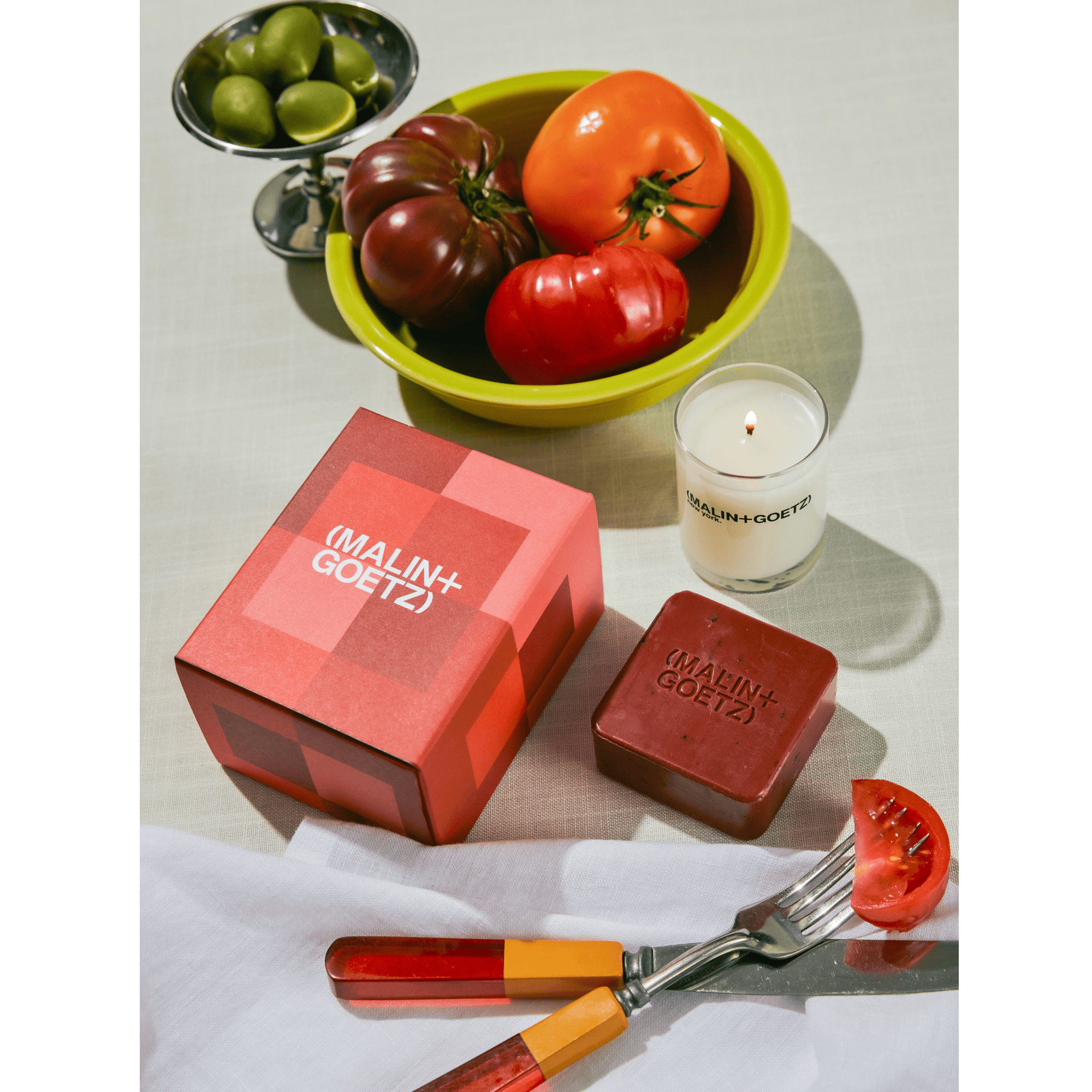 MALIN+GOETZ Farm to Table Set edición limitada con jabón sólido Tomato y vela perfumada Tomato Votive