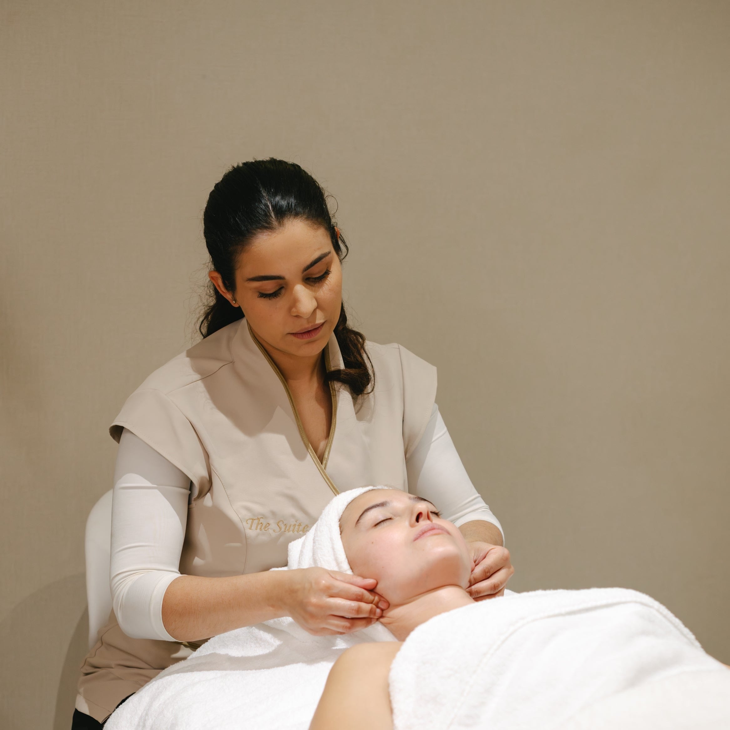 The Glow Architect – Tratamiento con radiofrecuencia 45’ | The Suite by Abanuc