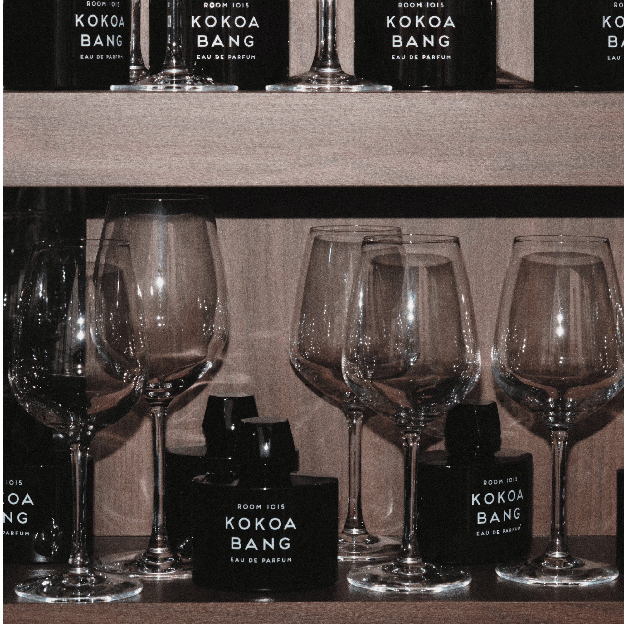 ROOM 1015 KOKOA BANG perfume gourmand de cacao creado por Jérôme Di Marino con notas de champán rosado, magnolia, vainilla y haba tonka