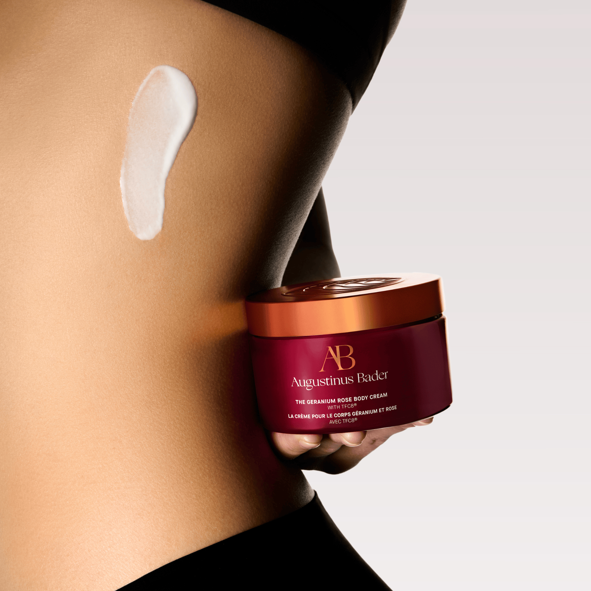 The Geranium Rose Body Cream de Augustinus Bader – crema corporal con TFC8®, geranio y rosa que hidrata, reafirma y mejora la elasticidad.