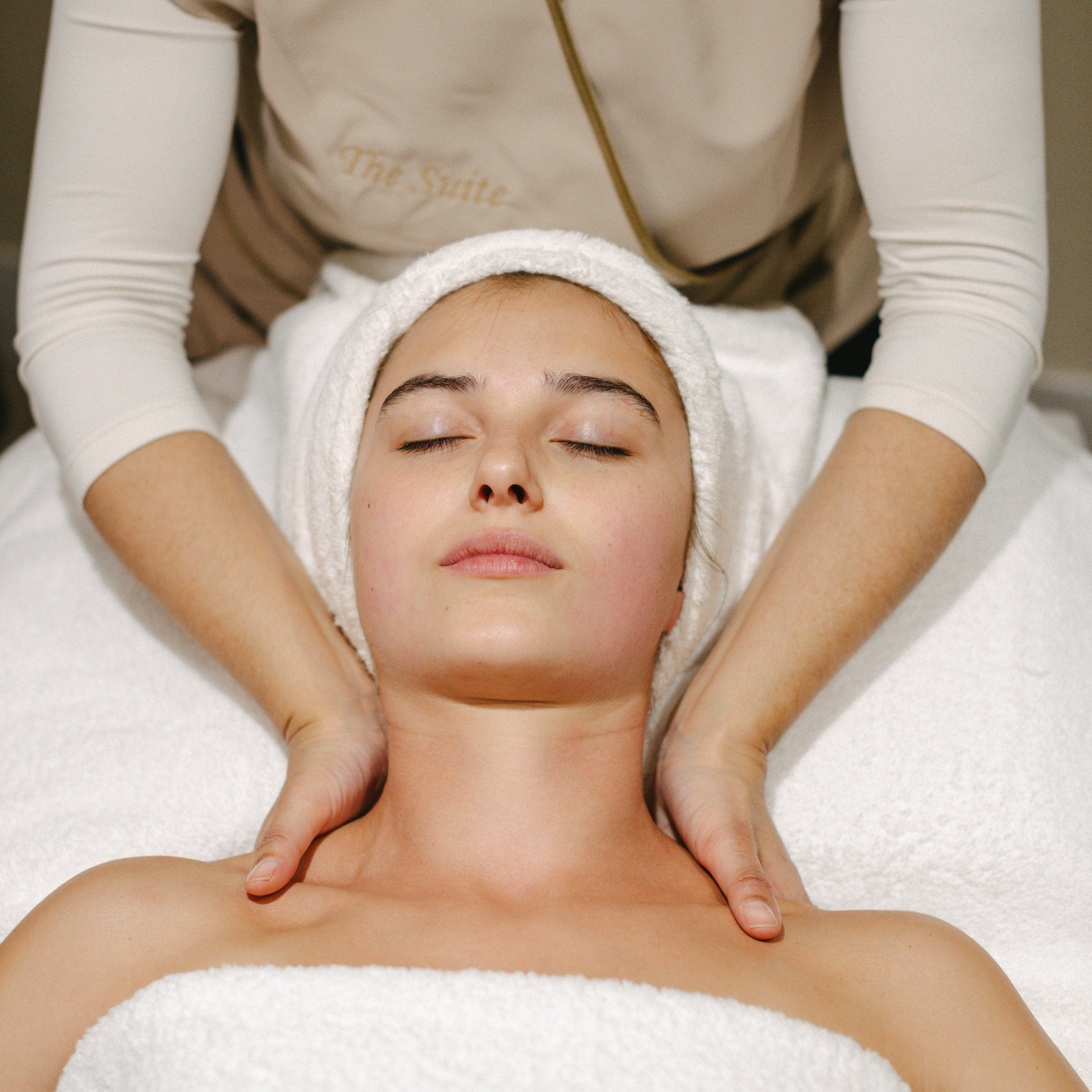 The Eternal Youth Resculpt – Tratamiento reafirmante 60’ | The Suite by Abanuc