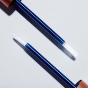 The Eyebrow and Lash Enhancing Serum Augustinus Bader Serum de cejas y pestañas - ABANUC
